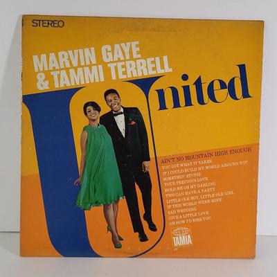 LOT 83D: Twenty Two Vintage Vinyl Records Featuring Neil Diamond, Barry Manilow and More
