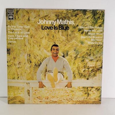 LOT 83D: Twenty Two Vintage Vinyl Records Featuring Neil Diamond, Barry Manilow and More