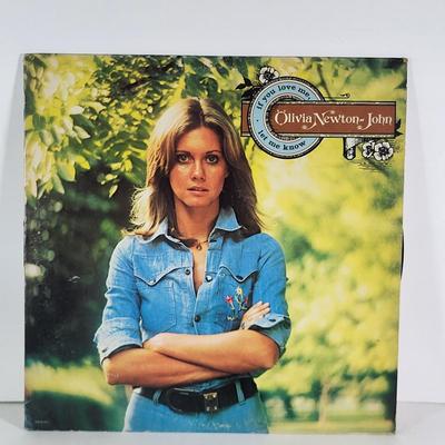 LOT 83D: Twenty Two Vintage Vinyl Records Featuring Neil Diamond, Barry Manilow and More