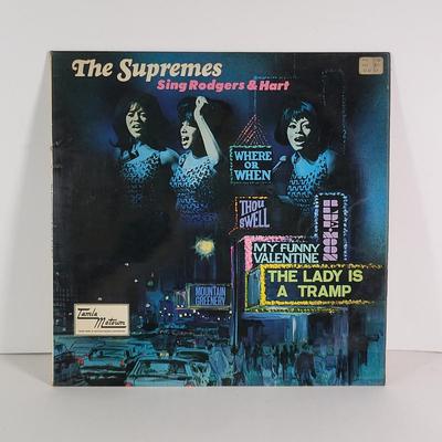 LOT 83D: Twenty Two Vintage Vinyl Records Featuring Neil Diamond, Barry Manilow and More