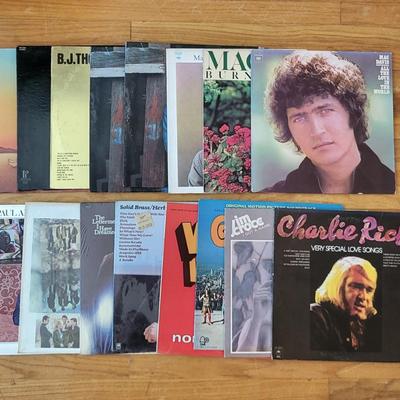 LOT 86L: Vintage Vinyl Records Display Stand with Mixture of Vinyl Records Included