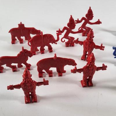 LOT 99G: Vintage 1940's Sawyers View Master with Multiple Slide Wheels & Vintage Toys