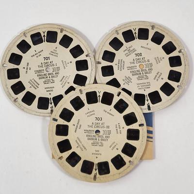 LOT 99G: Vintage 1940's Sawyers View Master with Multiple Slide Wheels & Vintage Toys