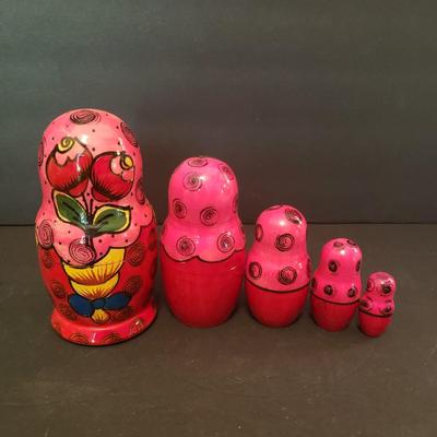 LOT 121F: Russian Matryoshka Nesting Dolls & Roly-Poly Musical Holiday Themed Doll Signed