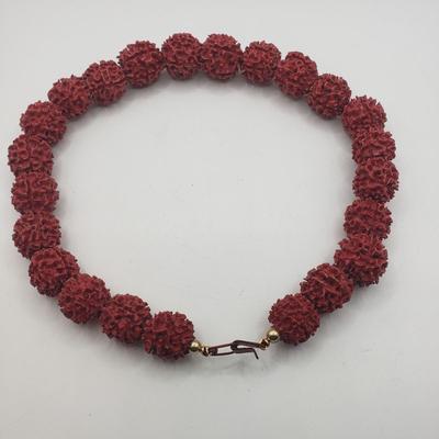 LOT 130F: Mukhi Rudraksha Jewelry Set & Holiday Themed Accessories