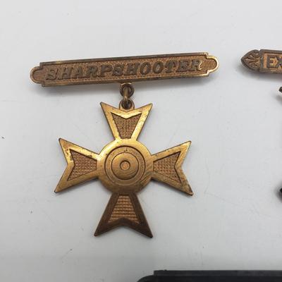 LOT 135F: WWI Era USMC Sharpshooter, Marksman & Expert Rifleman Badges