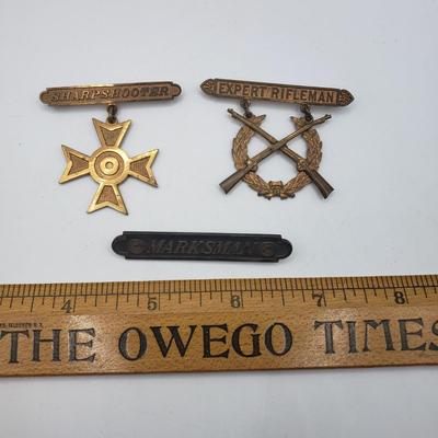 LOT 135F: WWI Era USMC Sharpshooter, Marksman & Expert Rifleman Badges