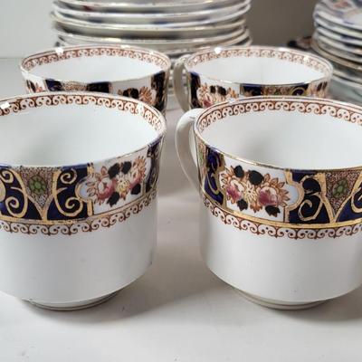 LOT 152G: Vintage Floral Pattern Tea Set Made in England