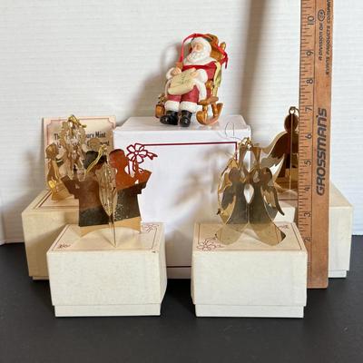 LOT 161L: Vintage 1970s Danbury Mint Annual Christmas Tree Ornaments w:m/ Boxes