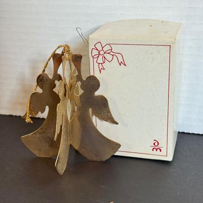 LOT 161L: Vintage 1970s Danbury Mint Annual Christmas Tree Ornaments w:m/ Boxes