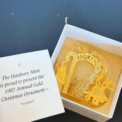 LOT 162L: 1980s Danbury Mint Annual Christmas Tree Ornaments w/ Boxes