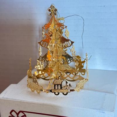 LOT 162L: 1980s Danbury Mint Annual Christmas Tree Ornaments w/ Boxes