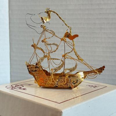 LOT 163L: 1990s Danbury Mint Annual Christmas Tree Ornaments w/ Boxes