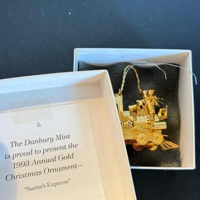 LOT 163L: 1990s Danbury Mint Annual Christmas Tree Ornaments w/ Boxes