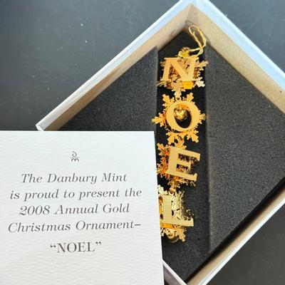 LOT 165L: 2000s Danbury Mint Annual Christmas Tree Ornaments w/ Boxes