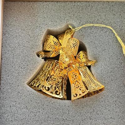 LOT 165L: 2000s Danbury Mint Annual Christmas Tree Ornaments w/ Boxes