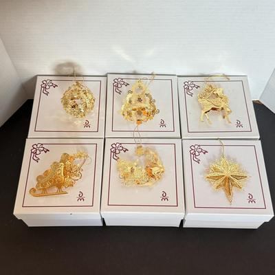 LOT 166L: 2020-2024 Danbury Mint Annual Christmas Tree Ornaments w/ Boxes