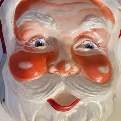 LOT 167L: 1950 Royal Electric Co No. 930 Blow Mold Santa Face Wall Hanging (works)