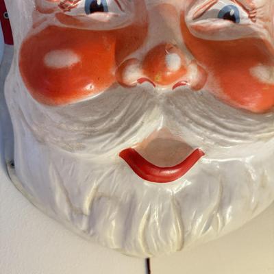 LOT 167L: 1950 Royal Electric Co No. 930 Blow Mold Santa Face Wall Hanging (works)