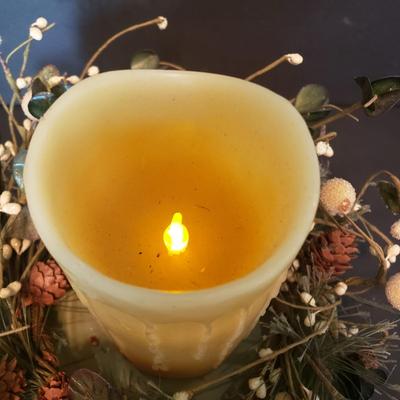 LOT 168F: Holiday Candle & Tabletop Decor; Longaberger & More