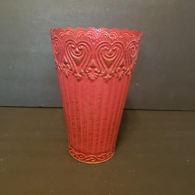 LOT 168F: Holiday Candle & Tabletop Decor; Longaberger & More