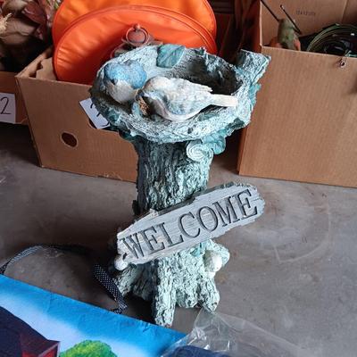 YARD FLAGS, WOODEN WELCOME SIGN AND YARD ART