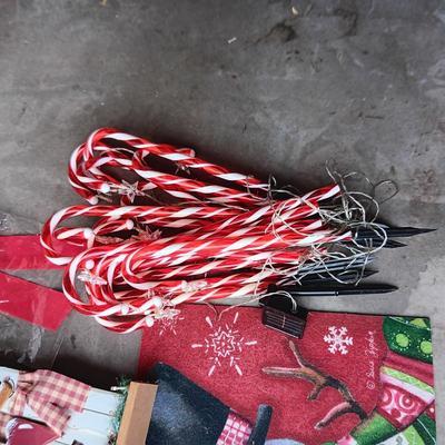 MOSTLY OUTDOOR CHRISTMAS DECORATIONS