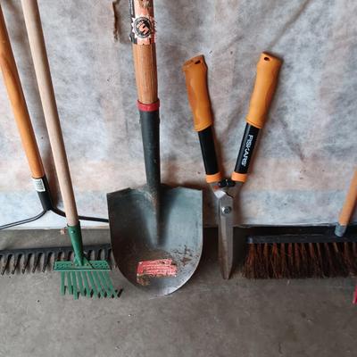 SNOW SHOVEL AND YARD TOOLS