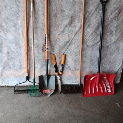 SNOW SHOVEL AND YARD TOOLS