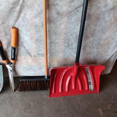 SNOW SHOVEL AND YARD TOOLS