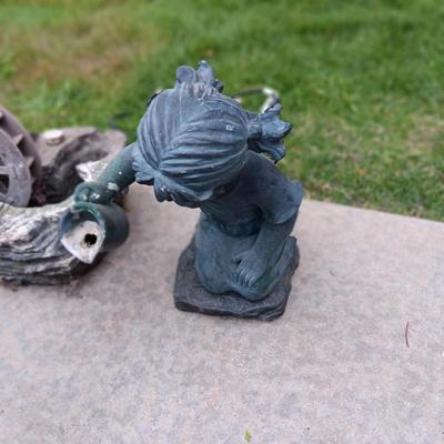 2 WATER FEATURE TOPPERS 1 WITH PUMP AND FLOWER POT