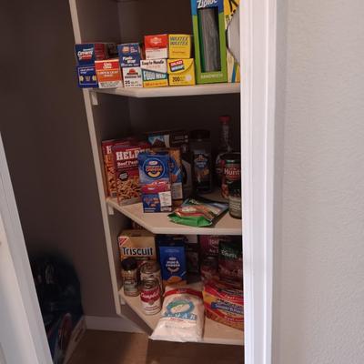 VARIOUS GROCERIES AND FOOD WRAP/BAGS