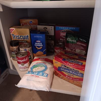 VARIOUS GROCERIES AND FOOD WRAP/BAGS