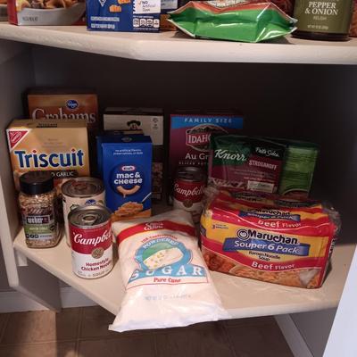 VARIOUS GROCERIES AND FOOD WRAP/BAGS
