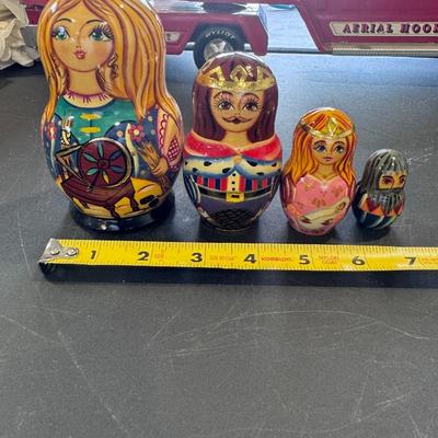 Russian doll, wooden matriochka, hand painted, folkloric and vintage (4 section)