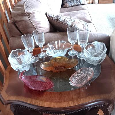 MIKASA BOWLS, FRANCISCAN CRYSTAL STEMWARE AND COLORED GLASS SERVING PIECES