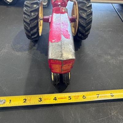 ERTL INTERNATIONAL HARVESTER TRACTOR 1:16 SCALE