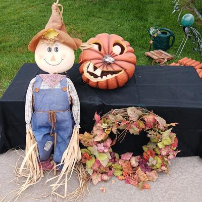 HALLOWEEN/FALL DRCORATIONS