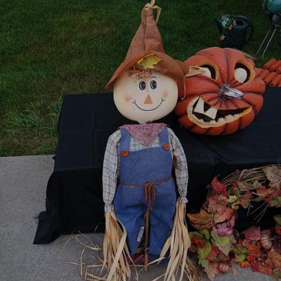 HALLOWEEN/FALL DRCORATIONS