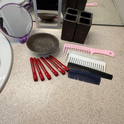 Personal care and beauty items.