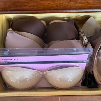 Bra lot, various sizes 34 B and up.
