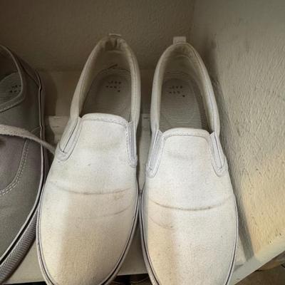 Shoes size 7 to 7 1/2 women’s.