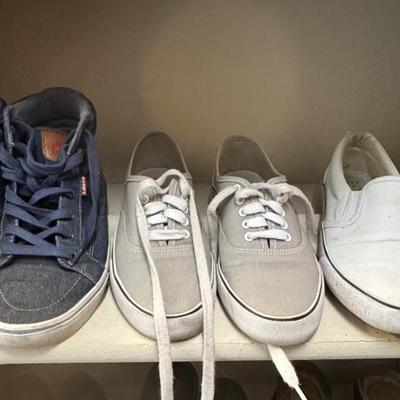 Shoes size 7 to 7 1/2 women’s.