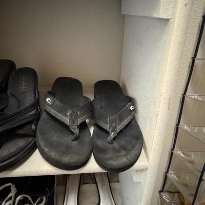 Shoes size 7 to 7 1/2 women’s.