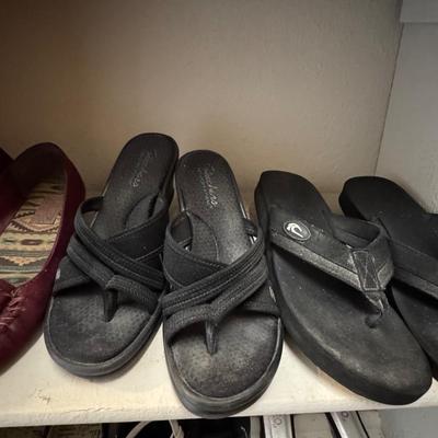 Shoes size 7 to 7 1/2 women’s.