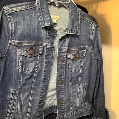 Miscellaneous clothing size small And more.