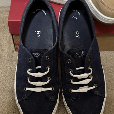 Shoes size 7 to 7 1/2 women’s.