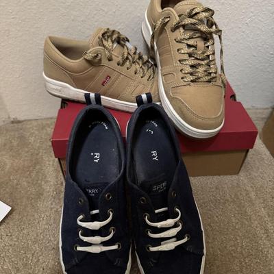 Shoes size 7 to 7 1/2 women’s.