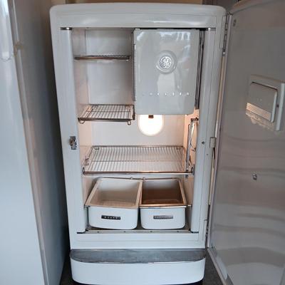 A GREAT RETRO GE REFRIGERATOR