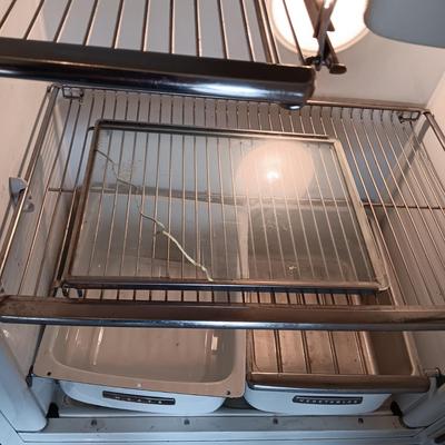 A GREAT RETRO GE REFRIGERATOR